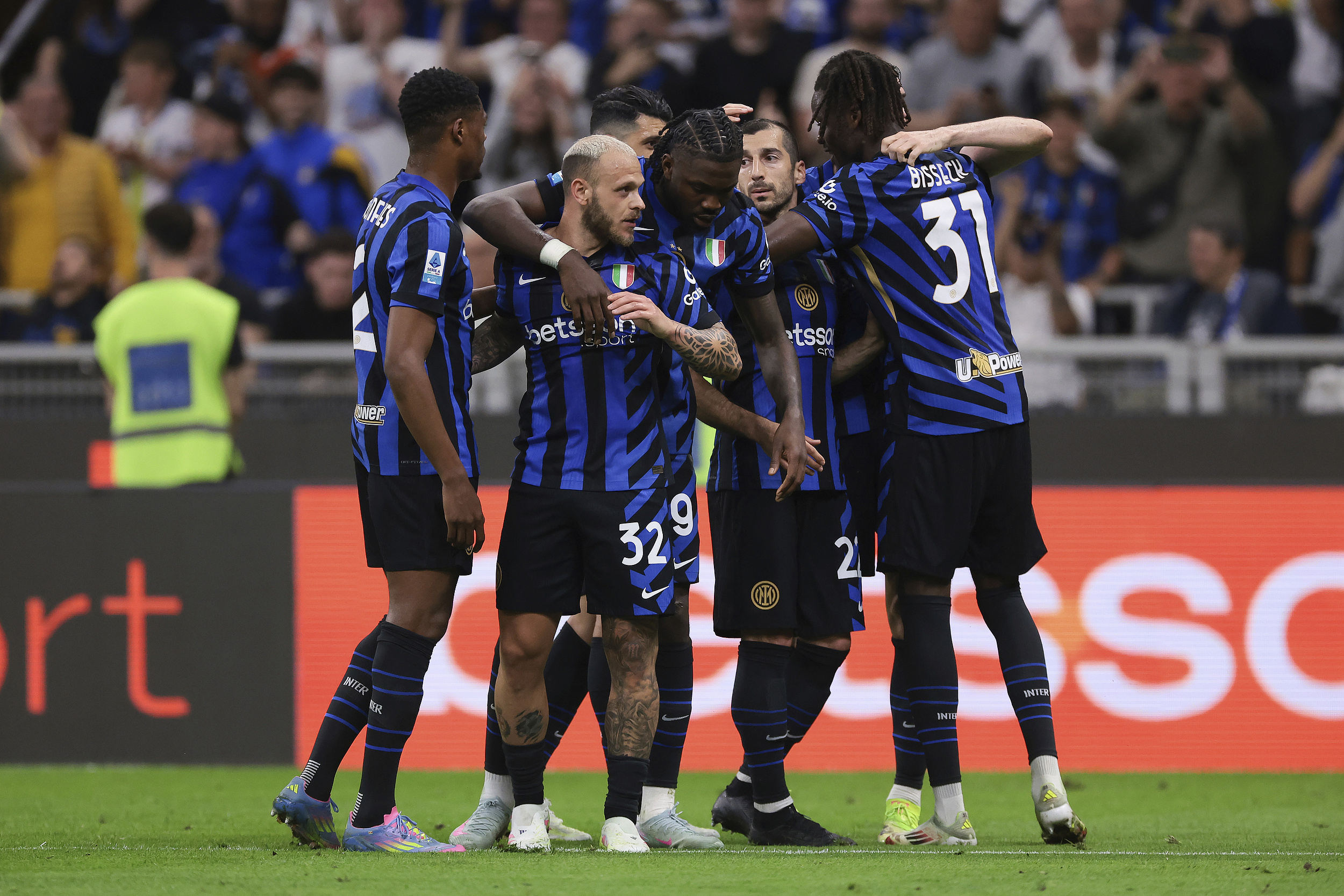 关于意大利足球联赛疯狂战报，各支球队势均力敌的信息