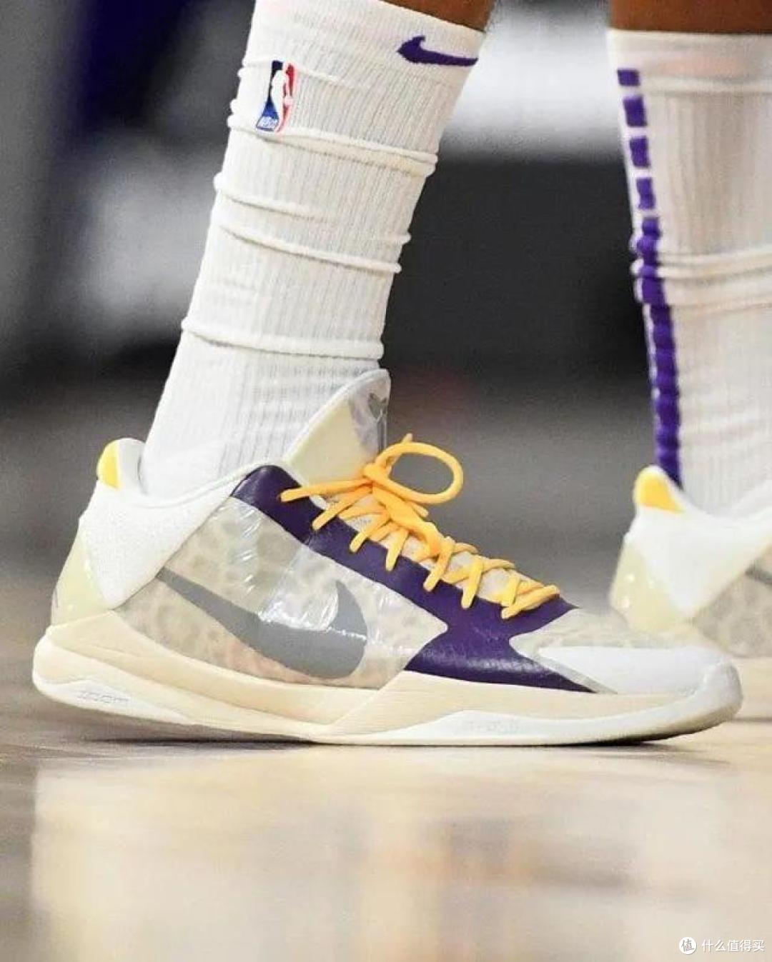 关于玻璃对耐克，谁胜谁负的较量一触即发的信息