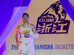 河南男篮客场告捷，坚定信心冲击季后赛(河南男篮队员名单)